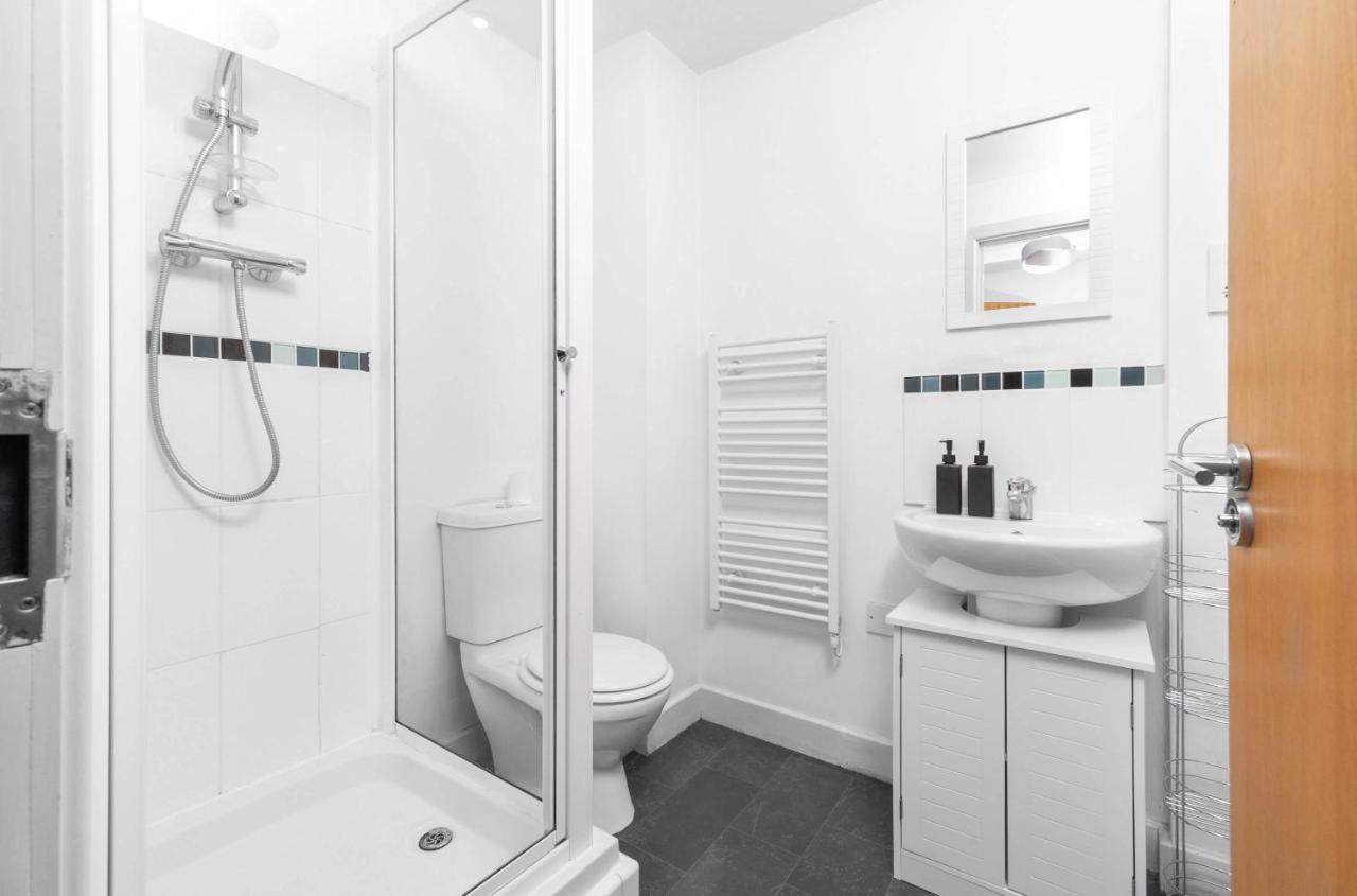 Beautiful Birmingham Central Spacious Apartment-Free Parking, Wifi, Contractors, Hs2, Bullring, Birmingham City Fc Buitenkant foto